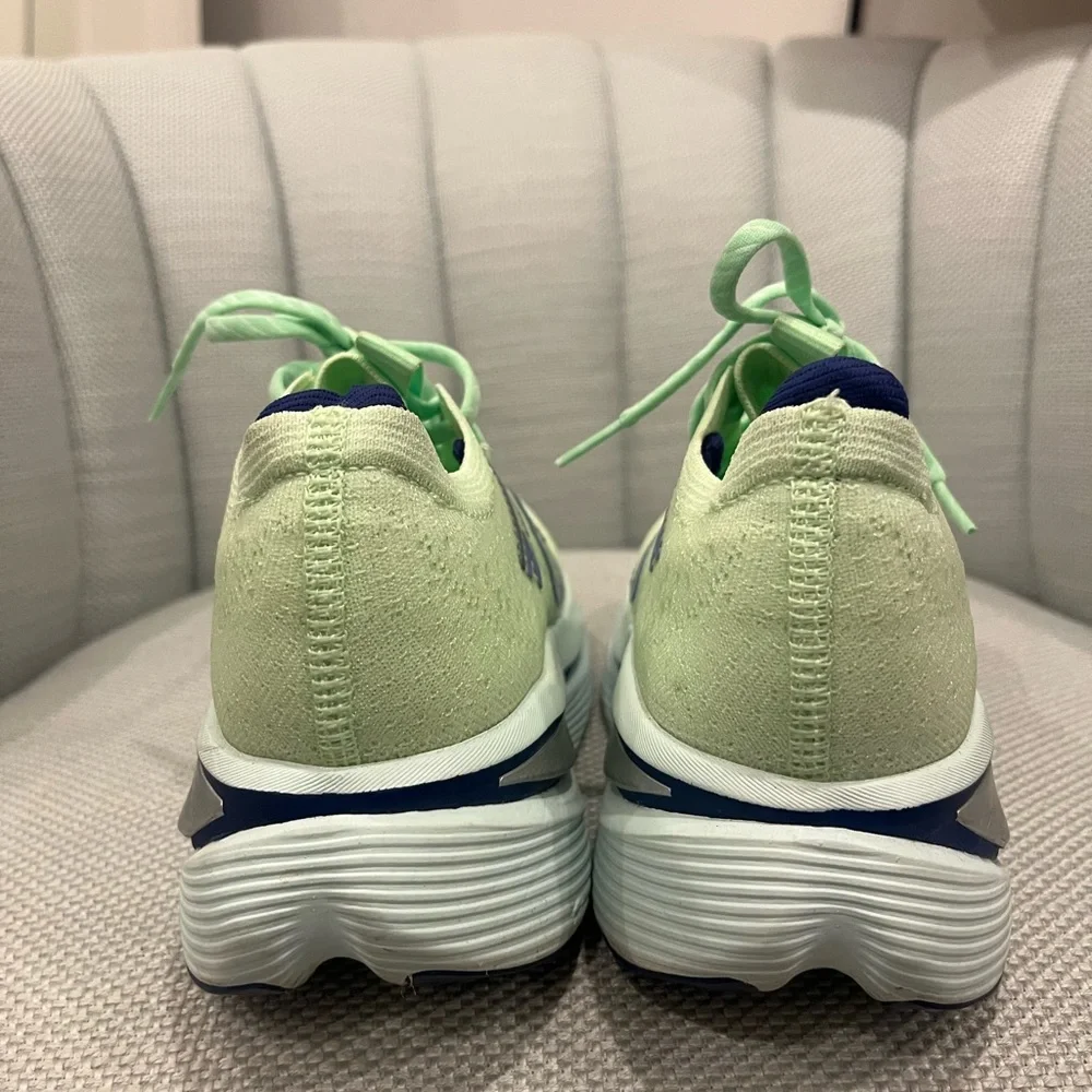 New Balance Fuel Cell SuperComp Trainer - Picture 9 of 11